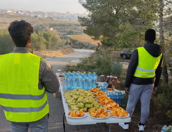 Dos de los jóvenes voluntarios de Anassim