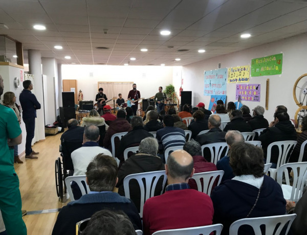 Las personas atendidas en los centros sociosanitarios de Fundación Diagrama en Murcia disfrutan de un concierto con motivo de la Navidad. Fundación Diagrama. Murcia 2018.