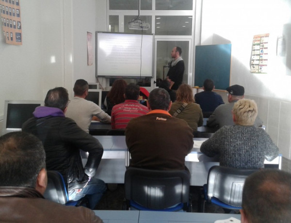 Usuarios del Programa de Empleabilidad ‘Alcanza’ llevan a cabo una acción formativa de Gestión de Almacén y Carretillero. Murcia. Fundación Diagrama. 2018.