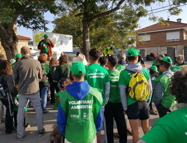 Los jóvenes de la unidad residencial ‘El Acebo’ de Santander participan en una ruta medioambiental por el Valle de Aras