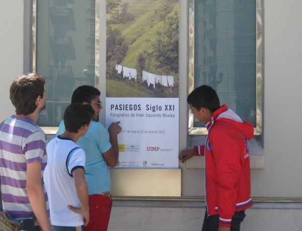 Los alumnos del Aula de Atención a la Diversidad de Fundación Diagrama en Cantabria visitan la exposición fotográfica “Pasiegos. Siglo XXI”