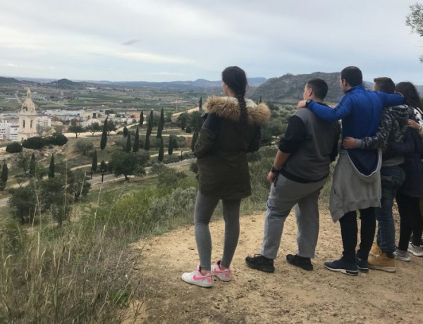 Los jóvenes atendidos en el centro ‘Anassim’ de Llanera de Ranes (Valencia) participan en una visita al Castillo de Xátiva. Fundación Diagrama. Comunidad Valenciana 2018. 
