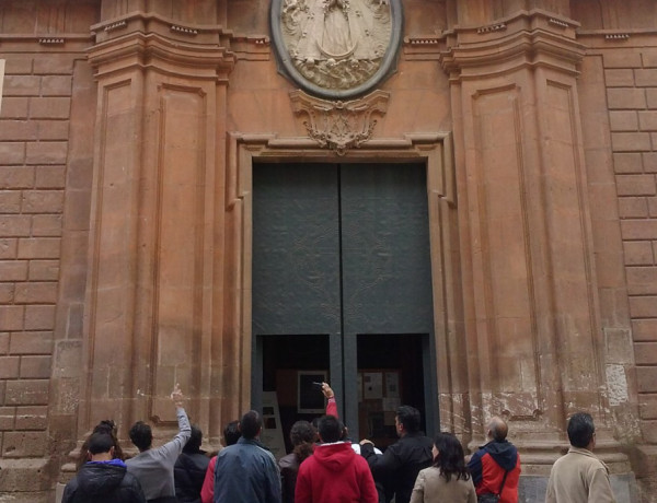 Visita a la zona de San Juan de Dios de Murcia. Personas atendidas en el centro de día 'Heliotropos' de Murcia. Fundación Diagrama 2017. 