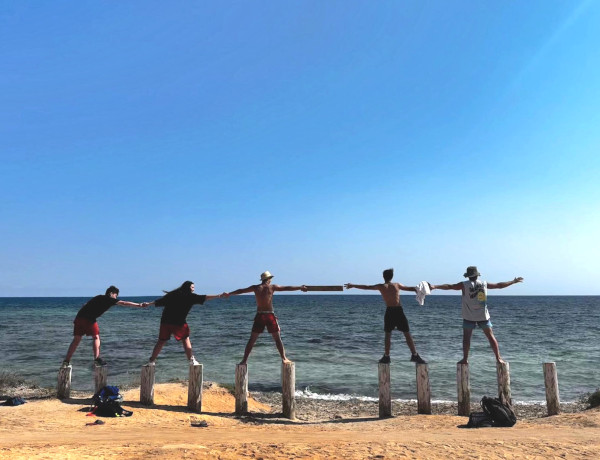 La isla de Formentera se convierte en el espacio de ocio y tiempo libre de jóvenes del hogar de acogida ‘Illa de Bes’