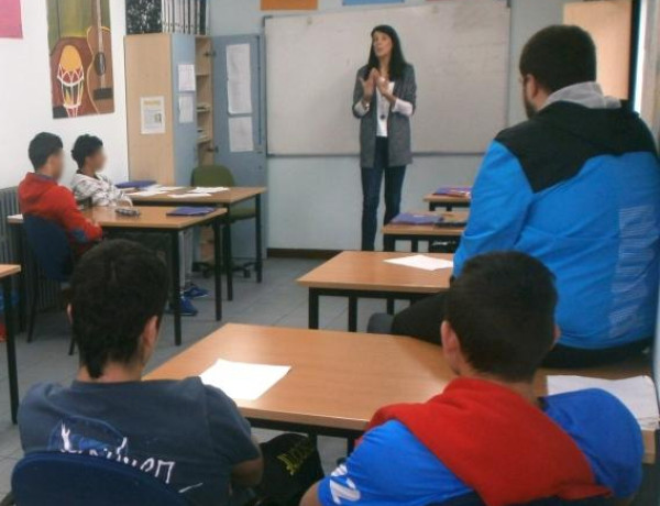 Ruth Beitia visita el Centro Socioeducativo Juvenil de Cantabria