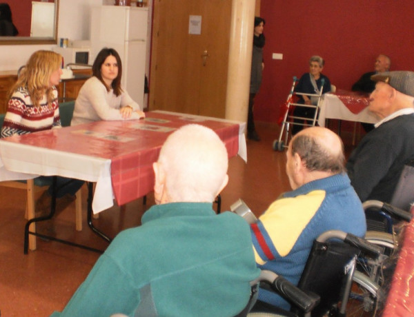 Personas atendidas en la residencia 'Nuestra Señora de Cortes'. Visita Centro de la Mujer de Alcaraz