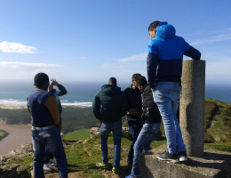 Los menores del centro ‘El Acebo’ de Cantabria participan en una actividad de senderismo por la ruta La Picota