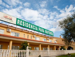 Los usuarios de las residencias ‘Altavida’ de Abanilla (Murcia) y ‘María de la Paz’ de Nerva (Huelva) descubren los beneficios de la hidroterapia