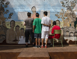 Los menores del centro ‘Pi Gros’ de Castellón muestran su apoyo a las víctimas de violencia de género a través de la pintura