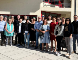 Foto de grupo de los asistentes a la reunión