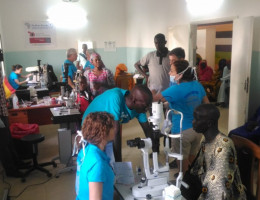 Fundación Diagrama y Azul en Acción concluyen con éxito su tercera campaña en Senegal con más de 2.500 consultas y 300 intervenciones quirúrgicas. Internacional 2018.