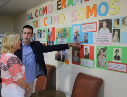 La Consejera de Familia de la Región de Murcia visita a los residentes del Centro Sociosanitario ‘Altavida’ de Abanilla