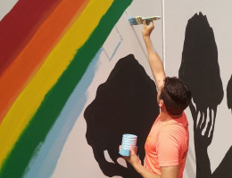 Los menores atendidos en el centro de internamiento ‘Odiel’ de Huelva elaboran un gran mural bajo el lema ‘Todo va a salir bien’. Andalucía 2020. 