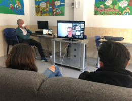 Los menores de los centros ‘La Zarza’ de Abanilla y ‘Las Moreras’ de Murcia asisten a una charla telemática con el escritor y bombero Juan Cayuela