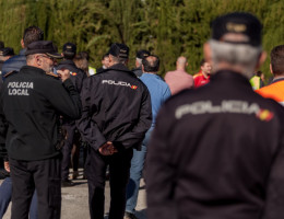 Los jóvenes atendidos en el centro ‘Las Lagunillas’ colaboran en un simulacro de evacuación junto a la delegada del Gobierno en Jaén. Fundación Diagrama 2017.