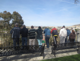 Visita a la ciudad de Cieza. Personas atendidas en la residencia Altavida de Abanilla. Fundación Diagrama.