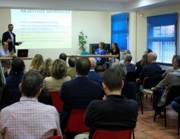 El equipo del centro ‘La Cañada’ de Fernán Caballero (Ciudad Real) muestra su labor formativa a la comunidad educativa de la provincia