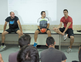 Charla jugadores balonmano La Zarza