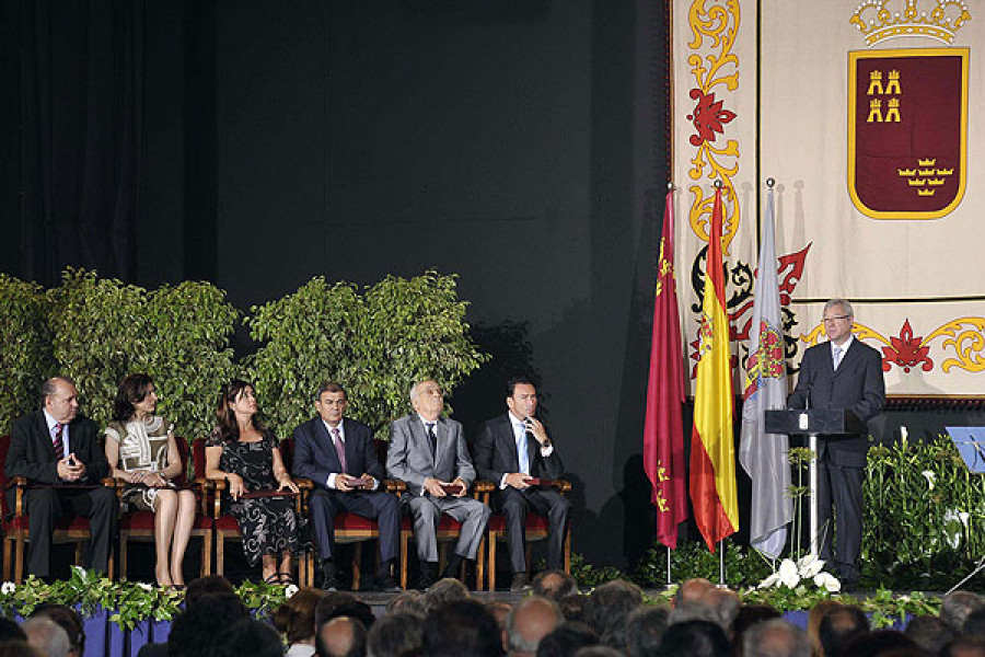 Fundación Diagrama recibe el Diploma de Servicios Distinguidos a la Comunidad Autónoma de la Región de Murcia
