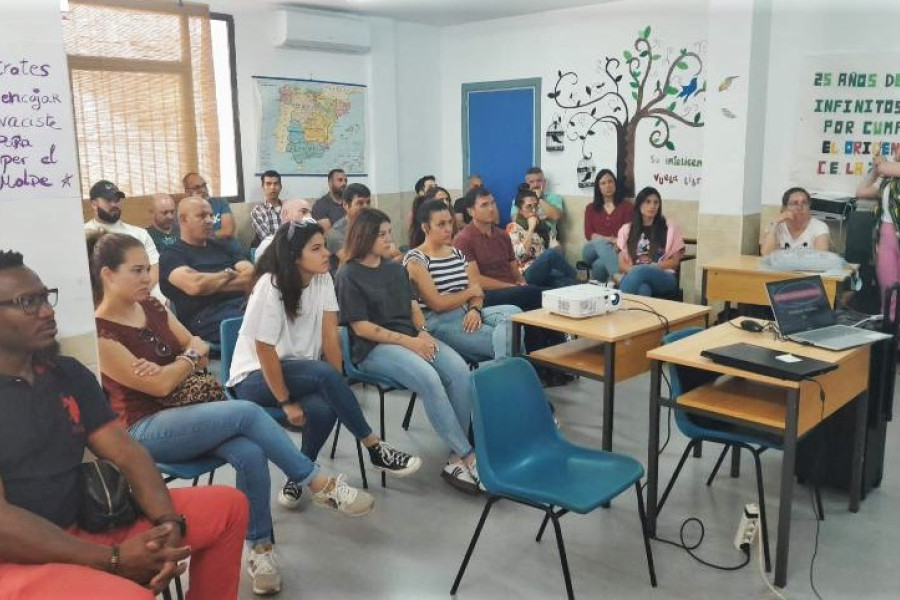 El equipo de profesionales de La Zarza, durante la formación