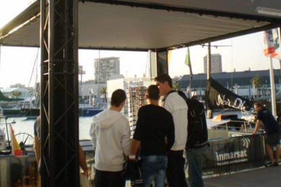 El Centro Reeducativo ‘La Villa’ organiza una serie de visitas al puerto de Alicante con motivo de la vuelta al mundo a vela 2011-2012