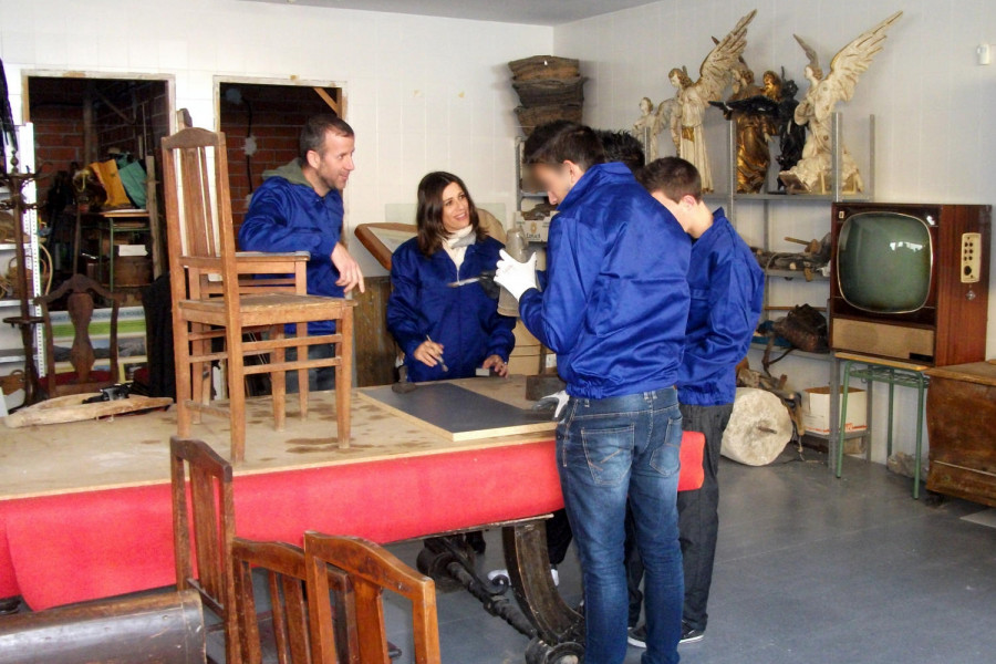 Fundación Diagrama colabora con el Museo Etnológico de Elda para que jóvenes del municipio realicen un Taller de ‘Técnicas y Herramientas Básicas de Restauración y Conservación’