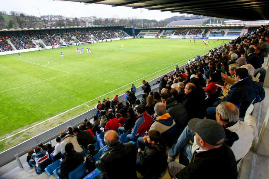 Jóvenes del Centro Socioeducativo Juvenil de Cantabria visitan el estadio de fútbol cántabro de ‘El Malecón’ y asisten a un encuentro de liga