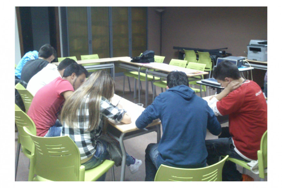 Profesionales de Fundación Diagrama del Programa de Medio Abierto de Alicante desarrollan en Alcoy un taller para prevenir que los jóvenes consuman sustancias tóxicas