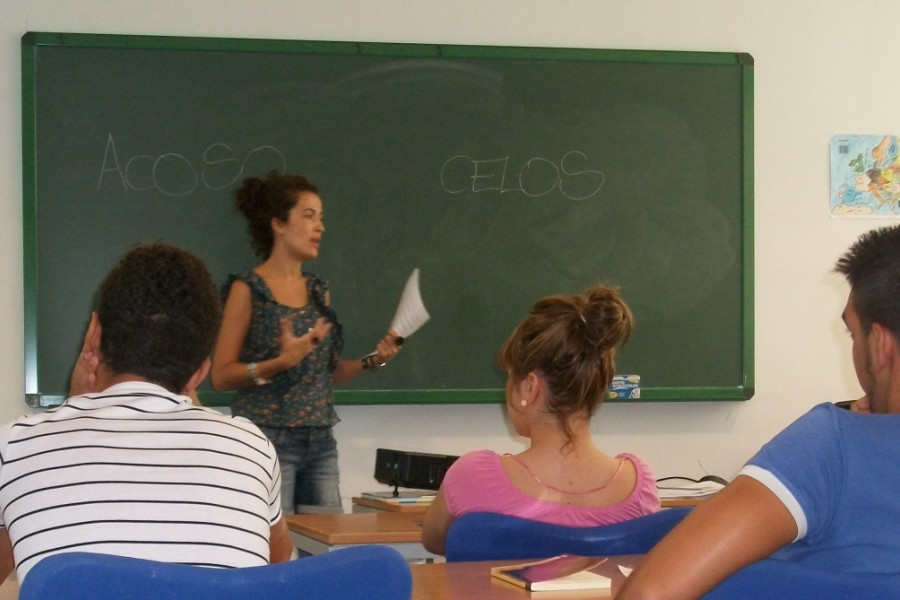 Los jóvenes del Centro Educativo 'Las Moreras' de Murcia participan en un taller de prevención de la violencia de género