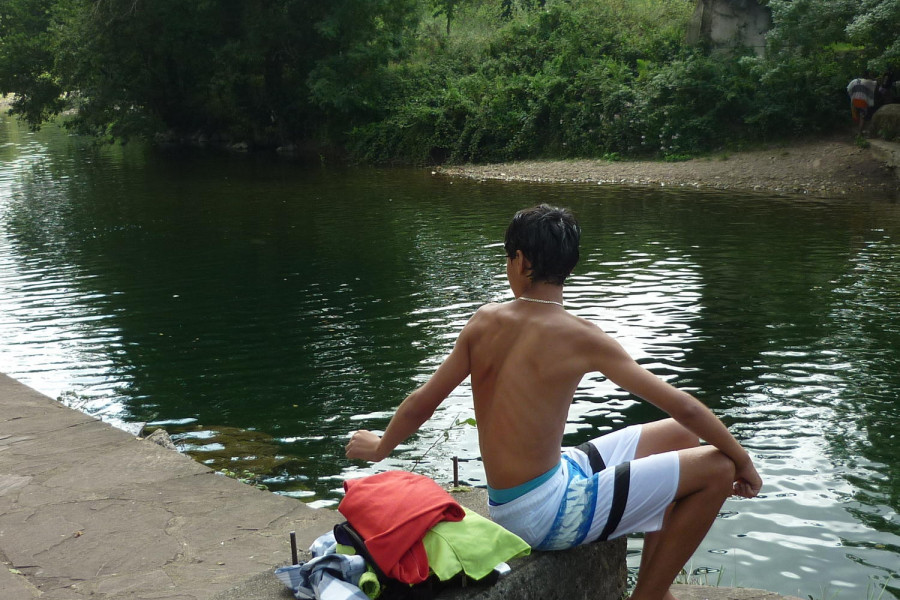 Menores del Centro de Primera Acogida ‘El Acebo’ y del Centro ‘El Tejo’ disfrutan de una salida lúdica al Río Pas en Puente Viesgo (Cantabria)