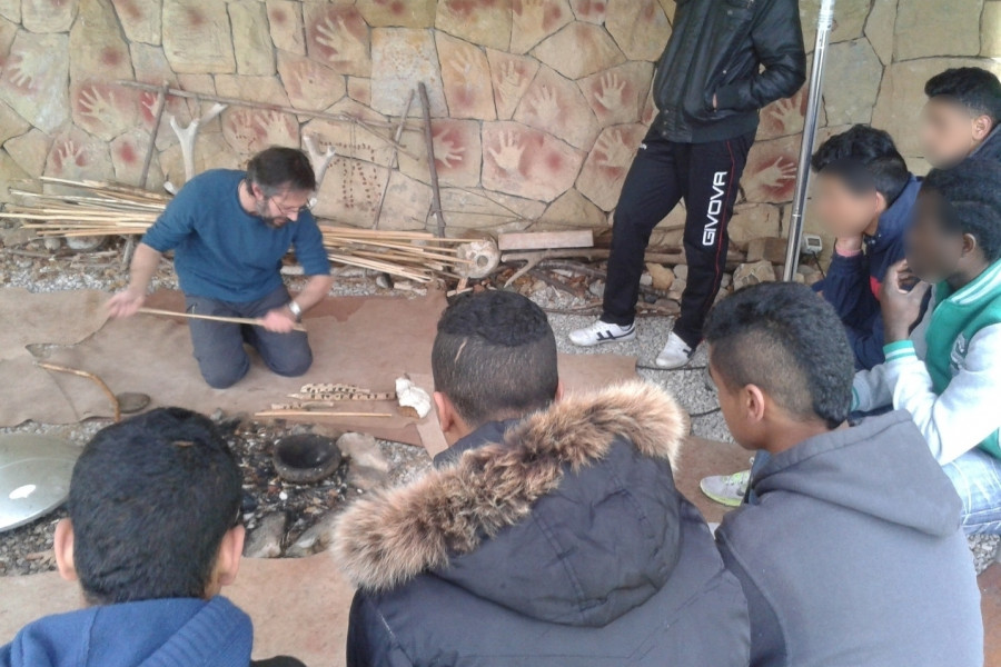 Salida educativa de los menores del hogar de acogida ‘El Acebo’ a la Neocueva de Santillana del Mar (Cantabria)