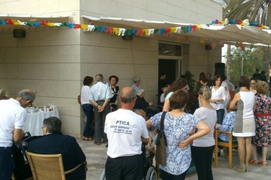Los residentes del centro ‘Nuevo Azahar’ celebran una verbena con motivo de las Fiestas de Archena