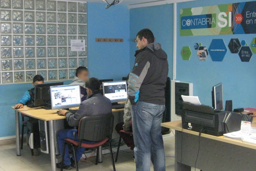 Los jóvenes de los programas socioeducativos de Fundación Diagrama en Cantabria celebran el Día de Internet con actividades en la Red