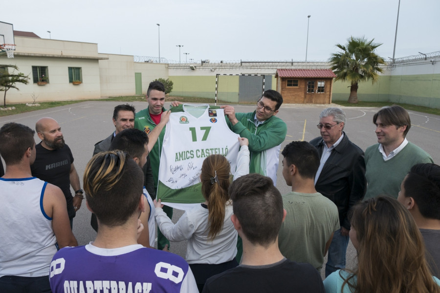 Visita Club Amics del Básquet Castellón al centro 'Pi Gros'. Fundación Diagrama.