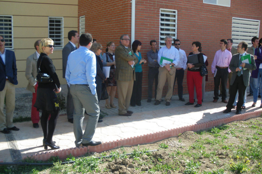 El delegado del Gobierno de la Junta de Andalucía en Jaén y una representación del Colegio de Abogados de esta provincia visitan el Centro Las Lagunillas