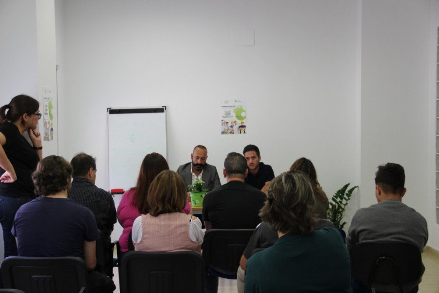 Actividad de mentoring en la sede del programa 'Impulso' de Murcia. Fundación Diagrama.