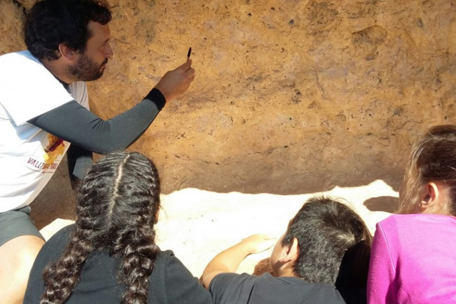 Los menores del centro ‘Sant Sebastià’ de Vinaròs (Castellón) visitan las pinturas rupestres de Morella la Vella y la V Feria Romana Thiar Julia