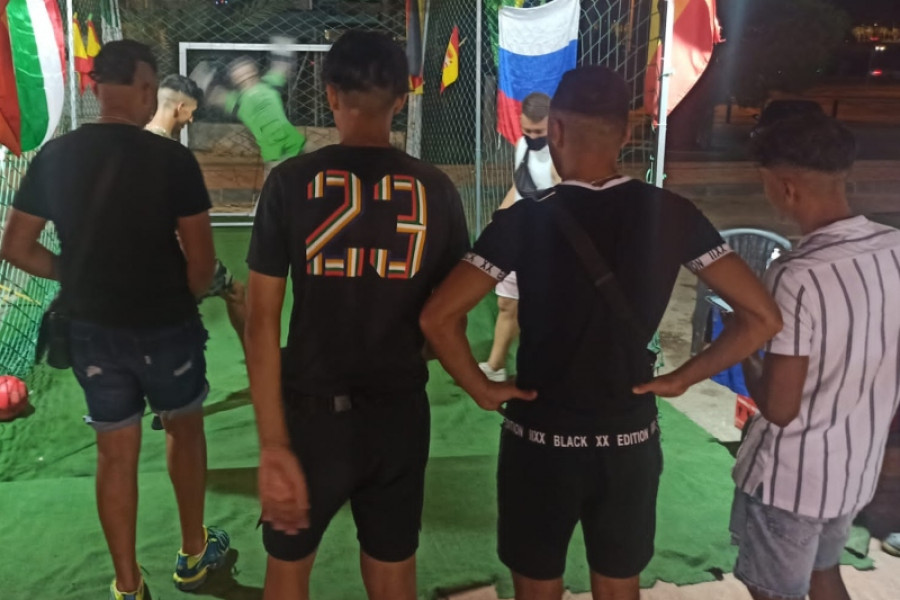 El albergue juvenil de Calarreona en Águilas (Murcia) acoge una convivencia en la que participan jóvenes del piso ‘Diagrama Henares’ de Madrid