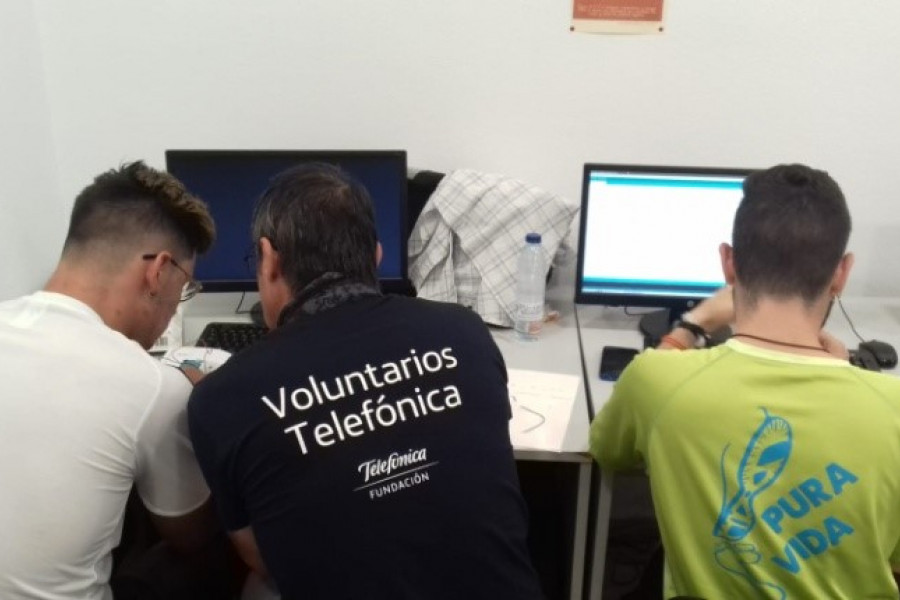 El Programa ‘Labor E-Job’ de Murcia forma a una decena de jóvenes en programación informática básica con Arduino