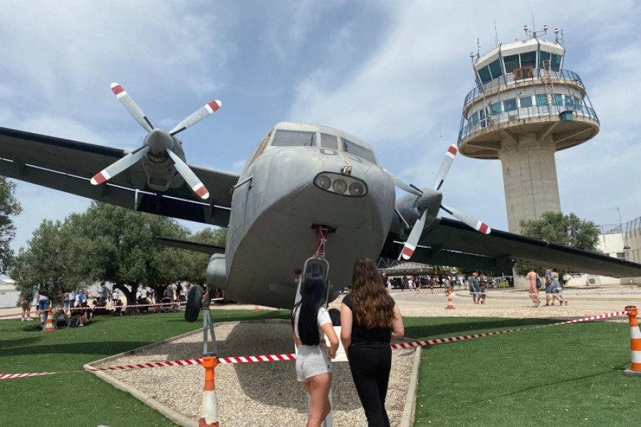 La Base Aérea de Alcantarilla abre sus puertas a las personas menores atendidas en el hogar ‘Los Pinos’ de Molina de Segura (Murcia). Fundación Diagrama 2022.