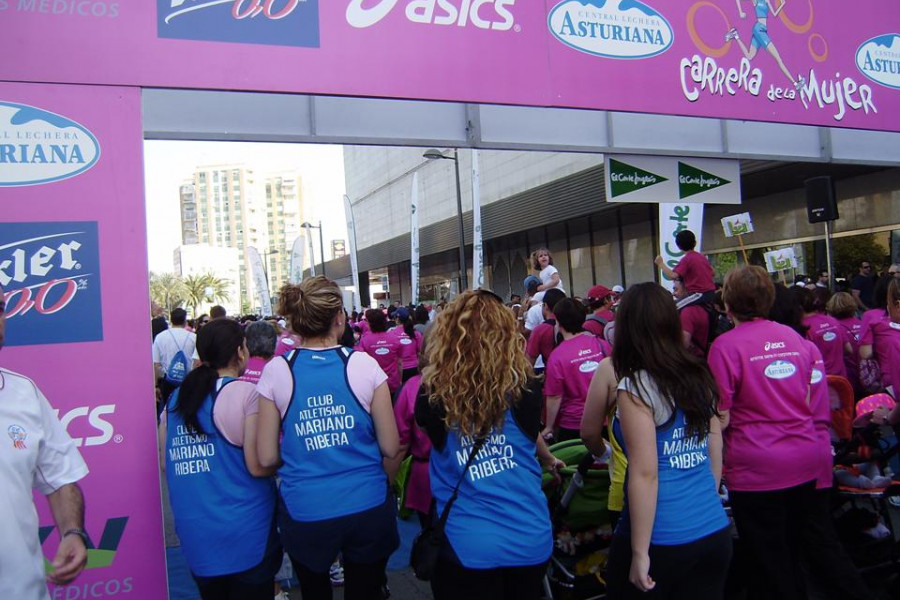 El Centro Mariano Ribera participa en la VII Carrera Contra el Cáncer de Mama en Valencia