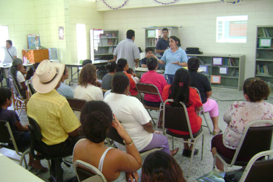 Se inician en Ciudad España (Tegucigalpa) las acciones de desarrollo comunitario