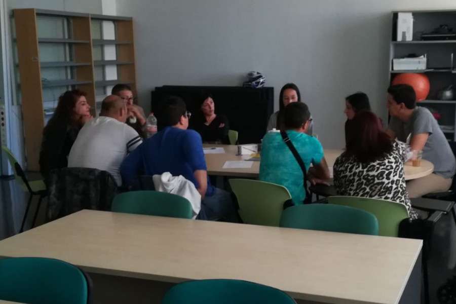 El centro de acogida ‘La Pobla’ de La Pobla de Vallbona (Valencia) acoge la primera sesión de la Escuela de Familias. Fundación Diagrama. Comunidad Valenciana 2018. 