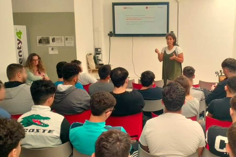 Charla Salud Mental FEAFES en 'Las Moreras'