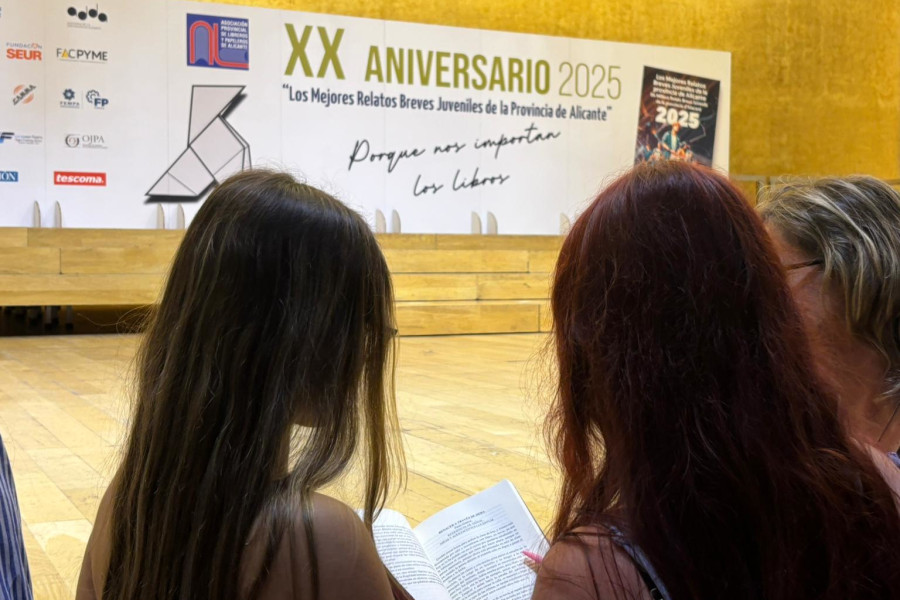 Una joven usuaria de Lucentum es galardonada en el concurso de ‘Los mejores relatos breves juveniles de la provincia de Alicante’ 