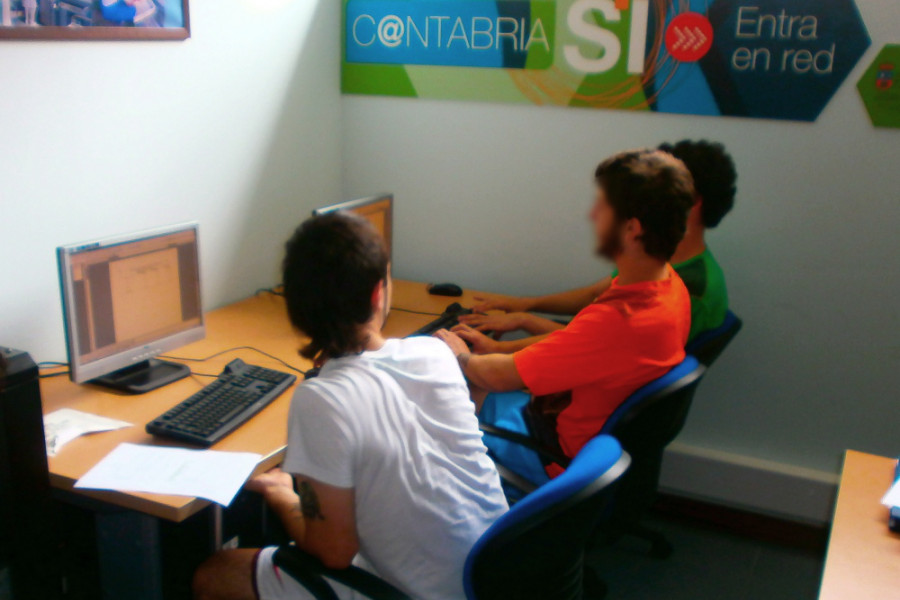 Los jóvenes del CSJ de Cantabria participan en un curso de iniciación al manejo de herramientas informáticas