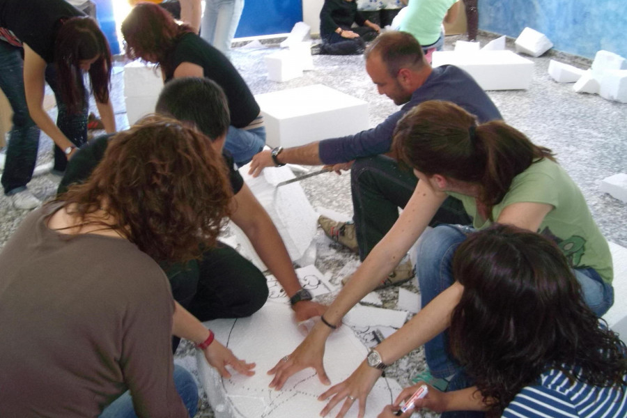 Fundación Diagrama organiza un Curso de Elaboración de ‘Ninots’ para que el equipo educativo forme en esta técnica a los menores del Centro Els Reiets de Alicante