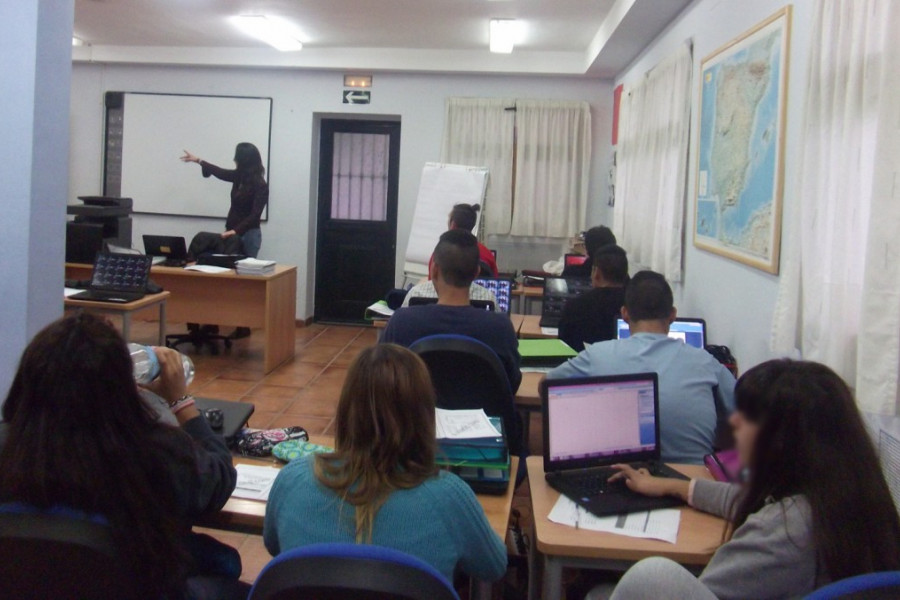 Jóvenes del centro educativo ‘La Cañada’ de Fernán Caballero (Ciudad Real) obtienen Certificados de Profesionalidad para avanzar en su inserción sociolaboral. Fundación Diagrama. Castilla - La Mancha 2017.