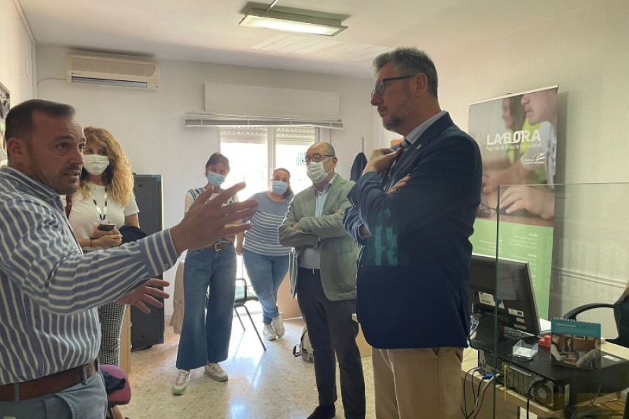 El delegado territorial de Igualdad, Políticas Sociales y Conciliación visita las instalaciones del Programa Labora de Huelva. Fundación Diagrama. Andalucía 2022