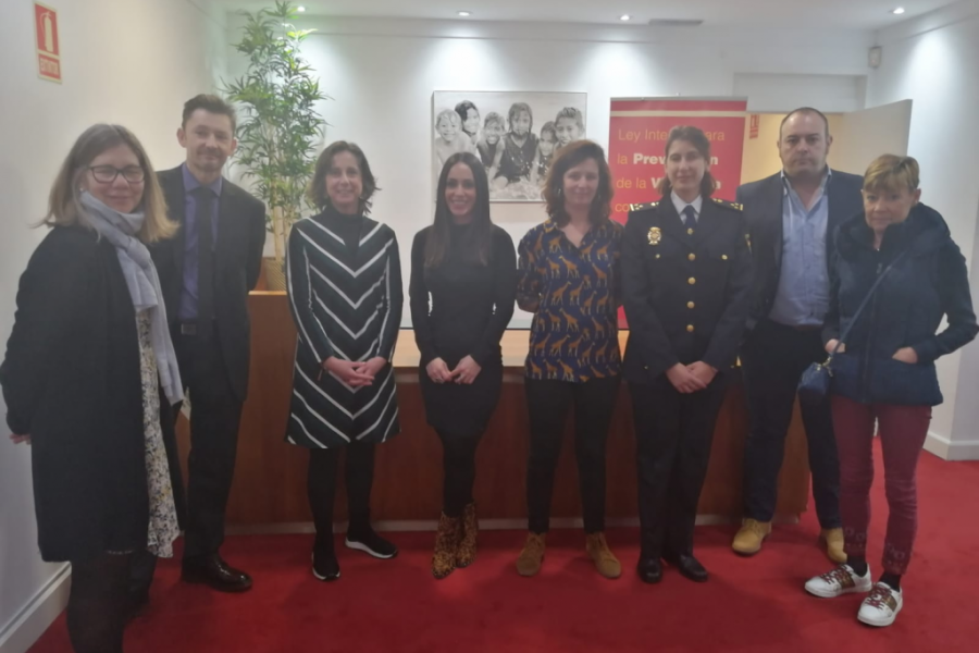 La directora general de Igualdad y Mujer del Gobierno cántabro visita a las personas atendidas en la Red de Atención a Víctimas de Violencia de Género. Fundación Diagrama. Cantabria 2020. 